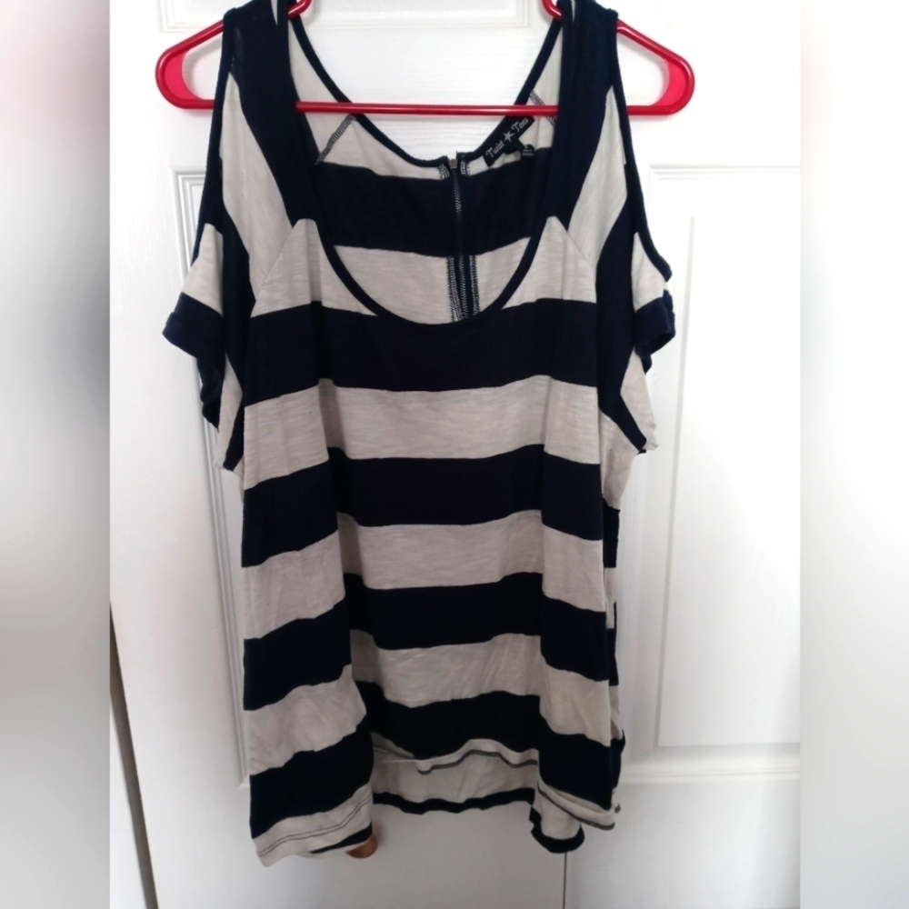 Women's plus size 3x blue and cream color striped blouse with peekaboo shoulders